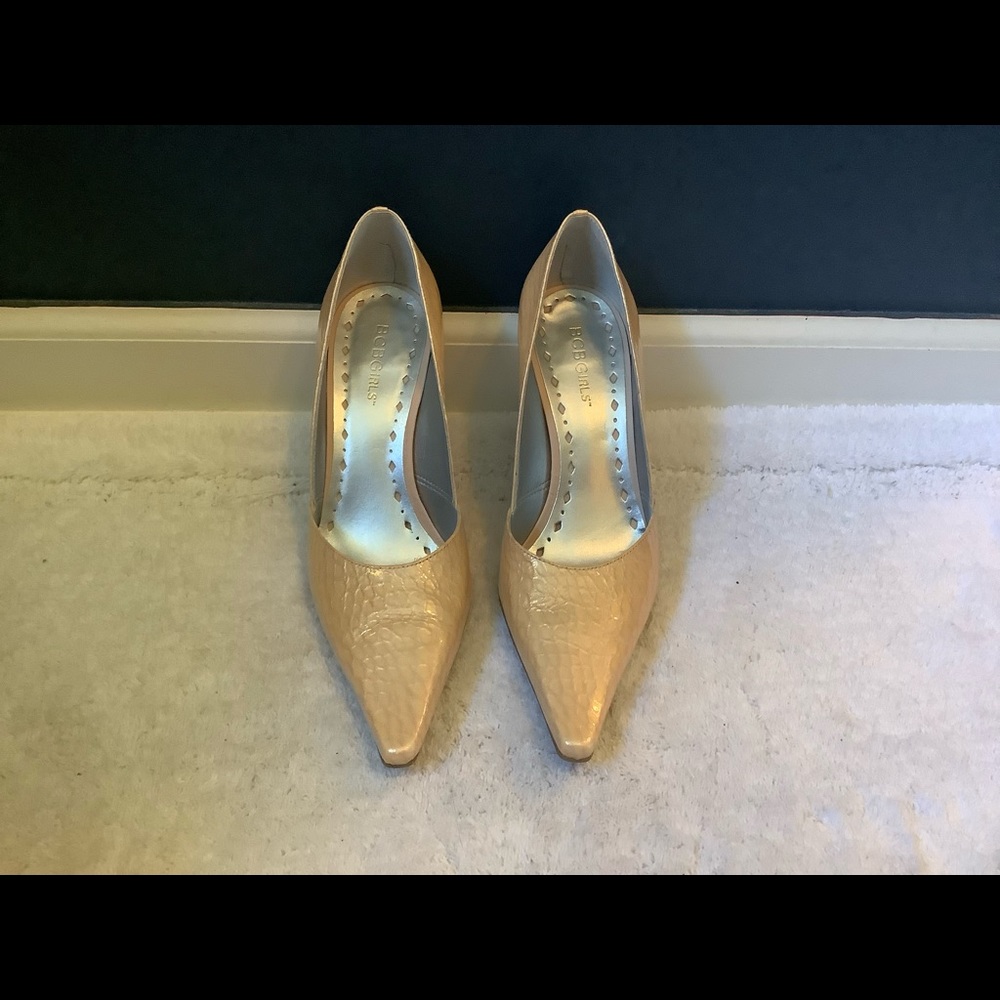 Light Nude Patterned Shine Pumps